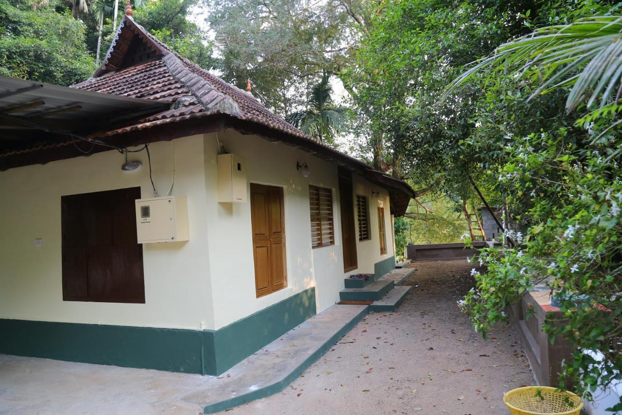 The Mana-Heritage Stay - Chengazhimattam Mana Kottayam Exterior photo