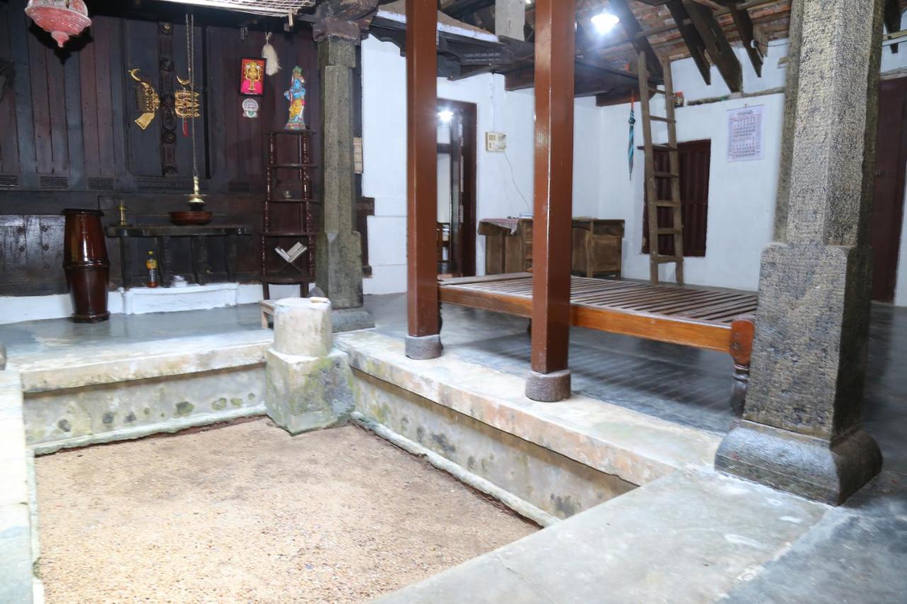 The Mana-Heritage Stay - Chengazhimattam Mana Kottayam Exterior photo